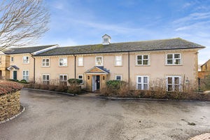 18 Ashcombe Court.- click for photo gallery